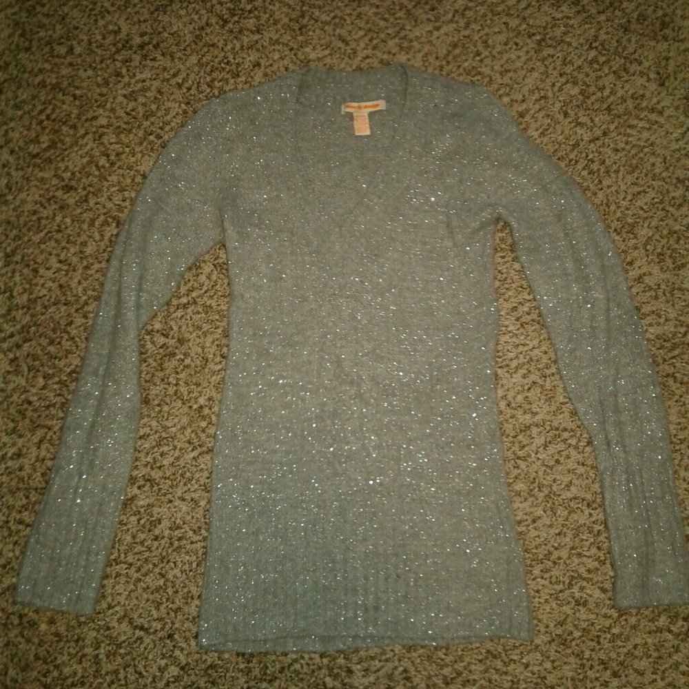 Juniors grey sweater with silver threading